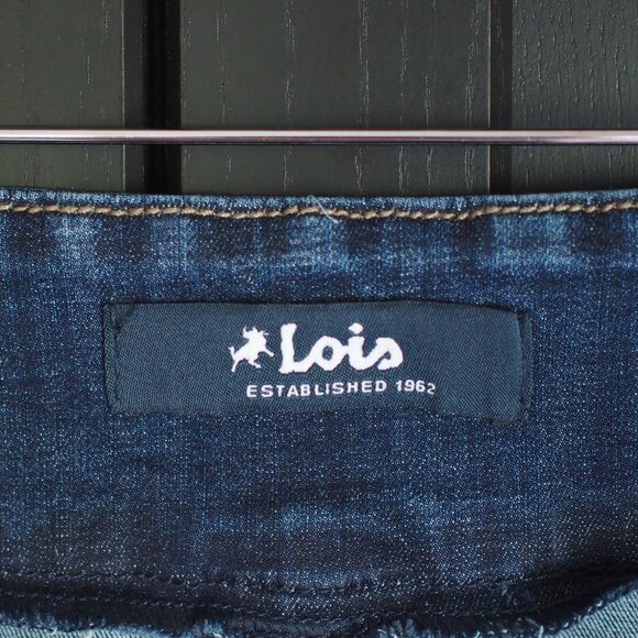Lois | Vintage 90s Denim Pencil Skirt in Dark Wash - Picture 2 of 5